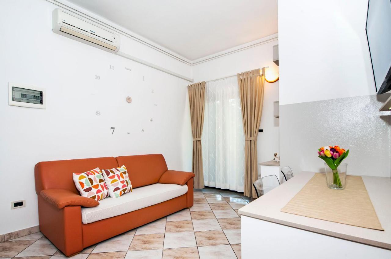 Apartments Milan Rovinj Bagian luar foto