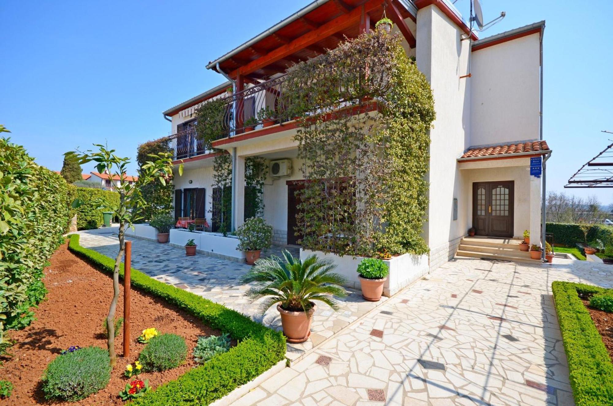 Apartments Milan Rovinj Bagian luar foto