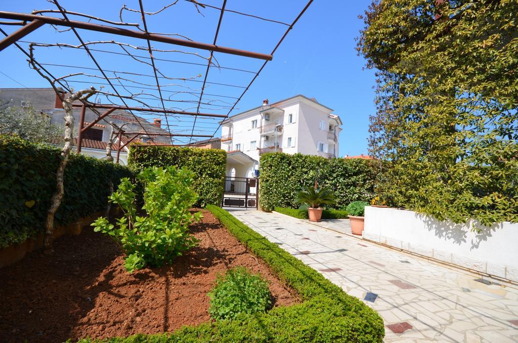 Apartments Milan Rovinj Bagian luar foto