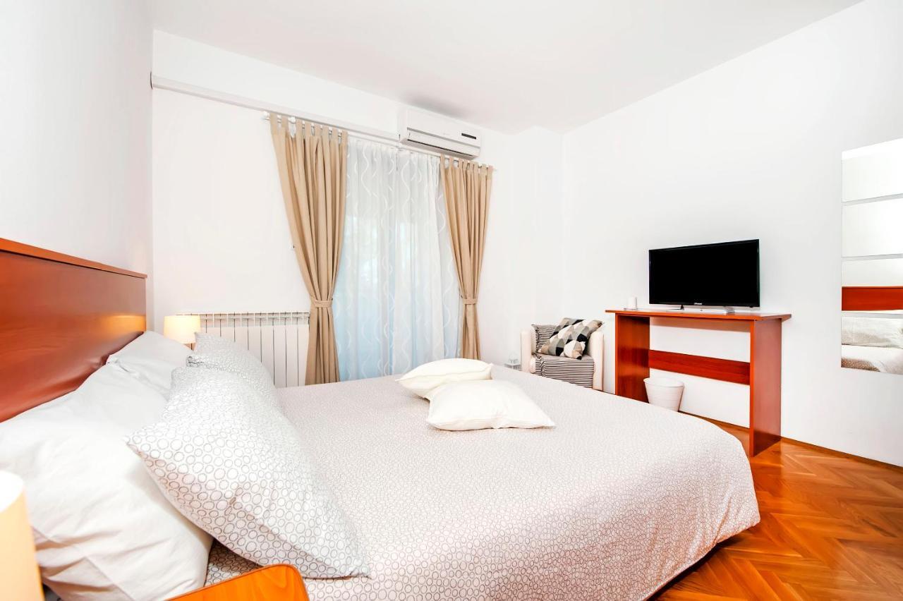 Apartments Milan Rovinj Bagian luar foto